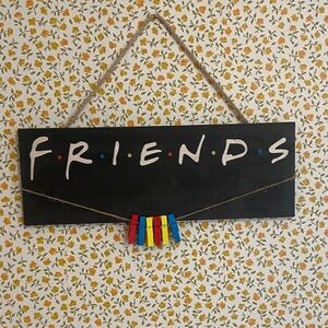 F.R.I.E.N.D.S Photo Hanger